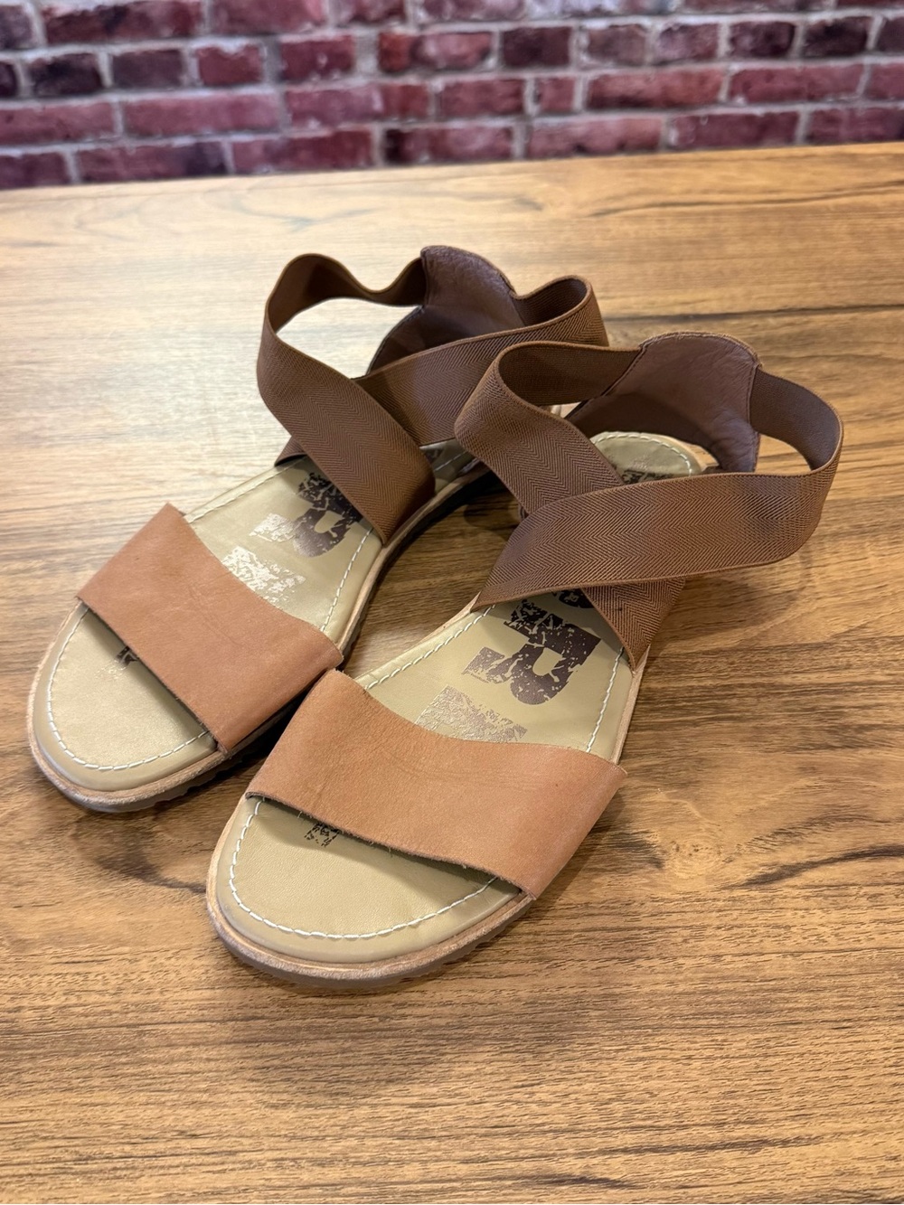 Sorel Ella Brown Elastic Crisscross Sandals